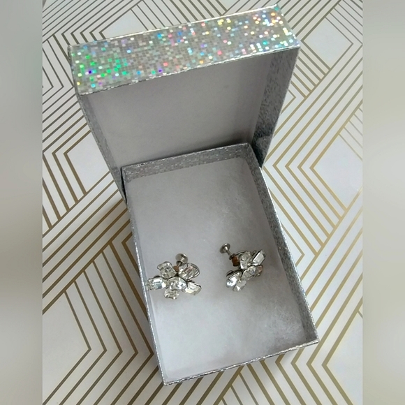 Vintage Albert Weiss Floral Earrings - Picture 5 of 13